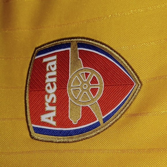 Arsenal Puma jersey (2017) - Picture 2 of 10